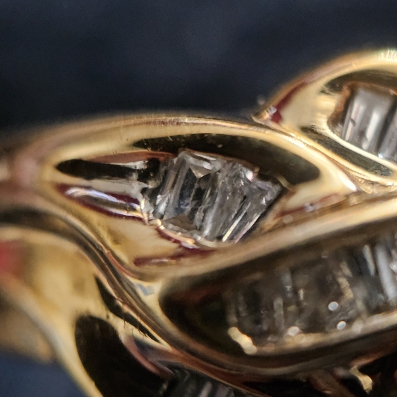 10k Diamond Yellow Gold Ring - Picture 4 of 14